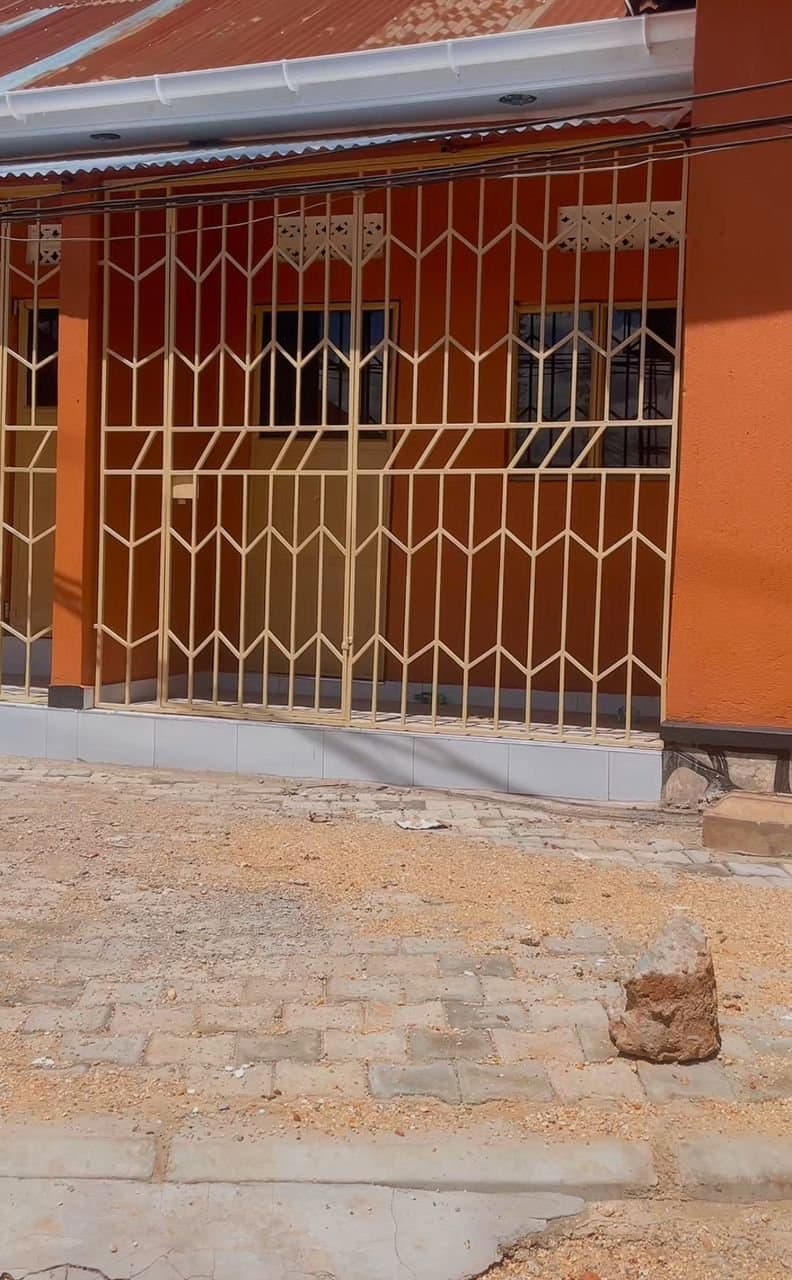 Doudle Rooms along opposite Freedom City