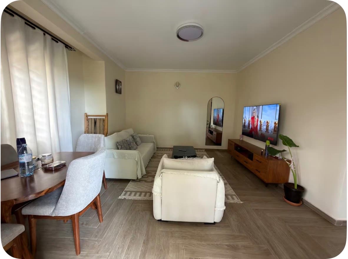 APL Modern 1BR Secure Fast WiFi Free Parking